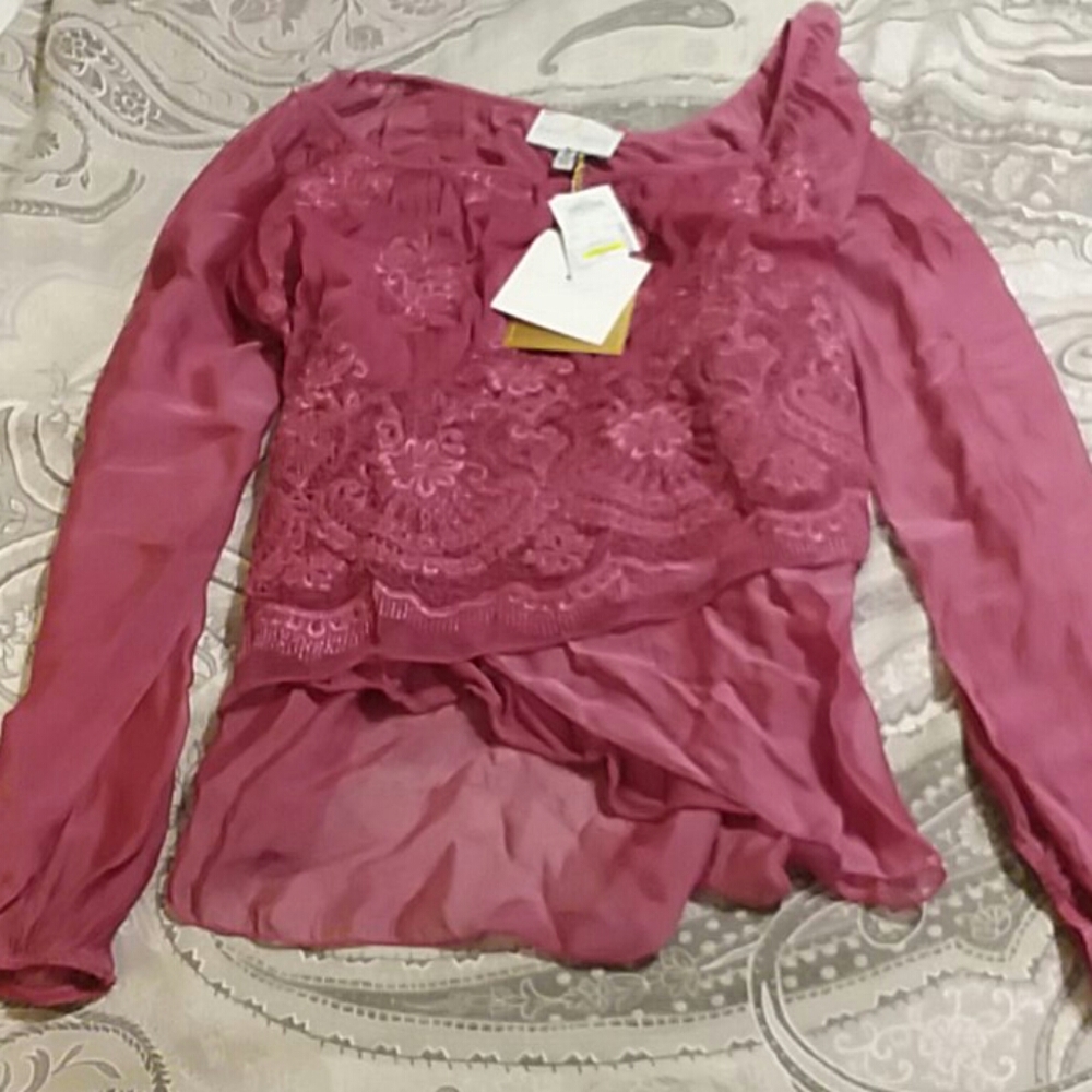 BELKE FRANCE rise sheer sleeve top size meium